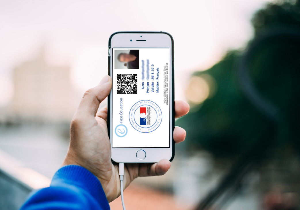 Smartphone avec le e-Pass education